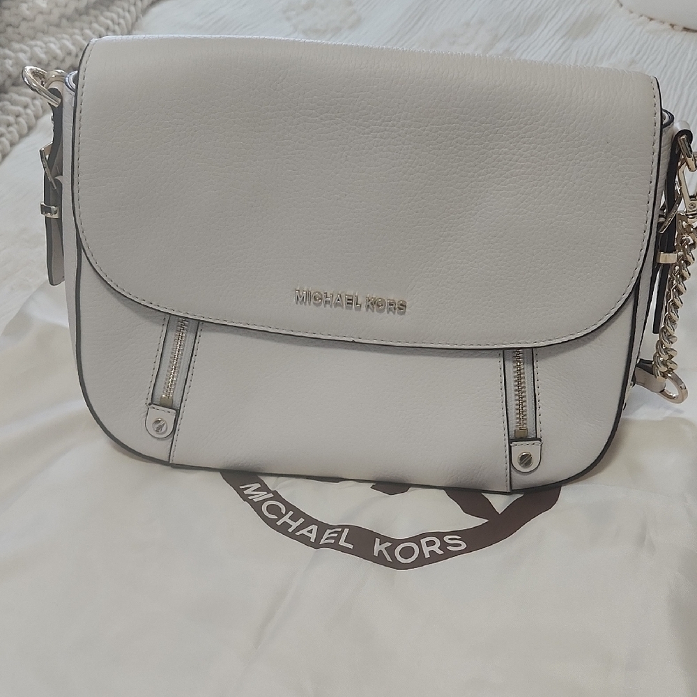 Michael Kors Bedford Legacy Medium Pebbled Leather Shoulder Bag